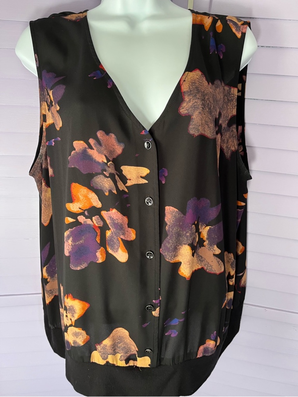 CABI Sleeveless V-Neck Floral Button Front Top - Black with Orange & Purple. XL